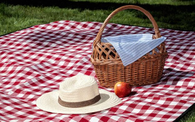 Pasqua / Pasquetta 2023 – Per chi non vuole sedersi a tavola Pasqua / Pasquetta 2023 - Per chi non vuole sedersi a tavola